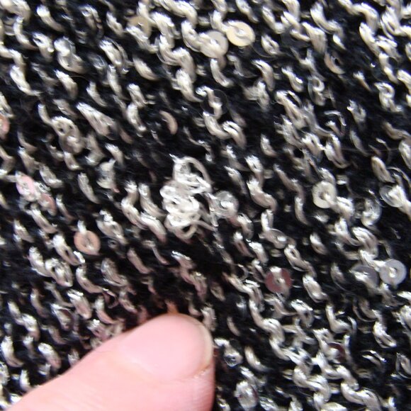 CHICO's Black & Silver 3/4 Sleeve SEQUIN Trim SCOOP Neck SWEATER Sz 4 - Picture 5 of 7